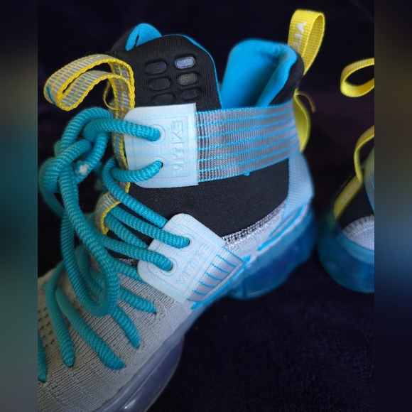 Kids' Blue and Yellow Basketball Sneakers - Picture 11 of 15